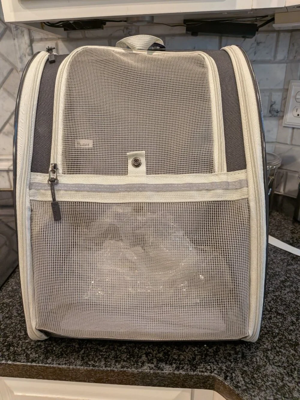 Traveler Backpack Pet Carriers for Cats and Dogs (Black)